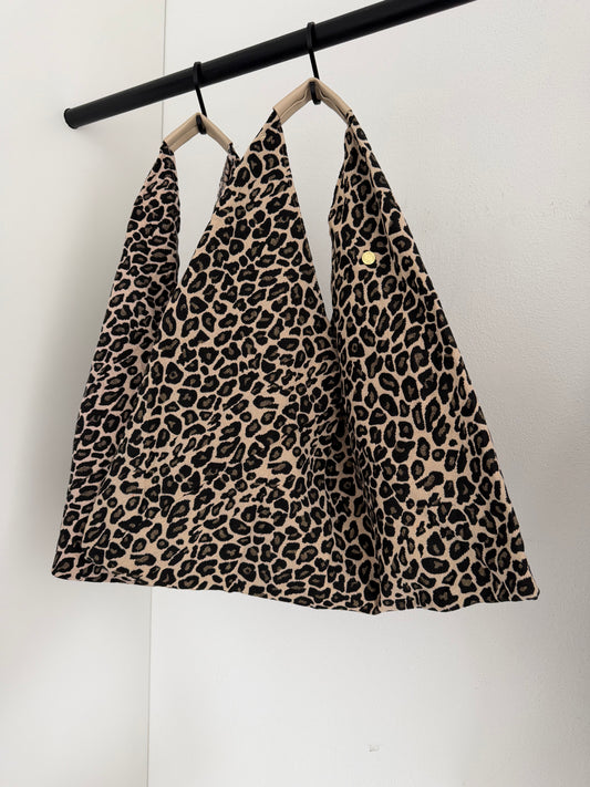 Shopper | Leo
